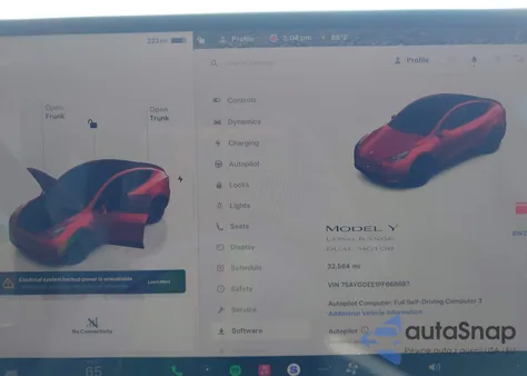 2023 Tesla Model Y Awd/Long Range Dual Motor All-Wheel Drive z USA, uszkodzony, nr VIN 7SAYGDEE1PF668687
